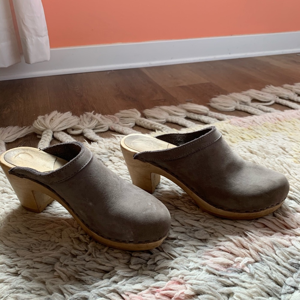 No. 6 Clogs - Picture 4 of 5